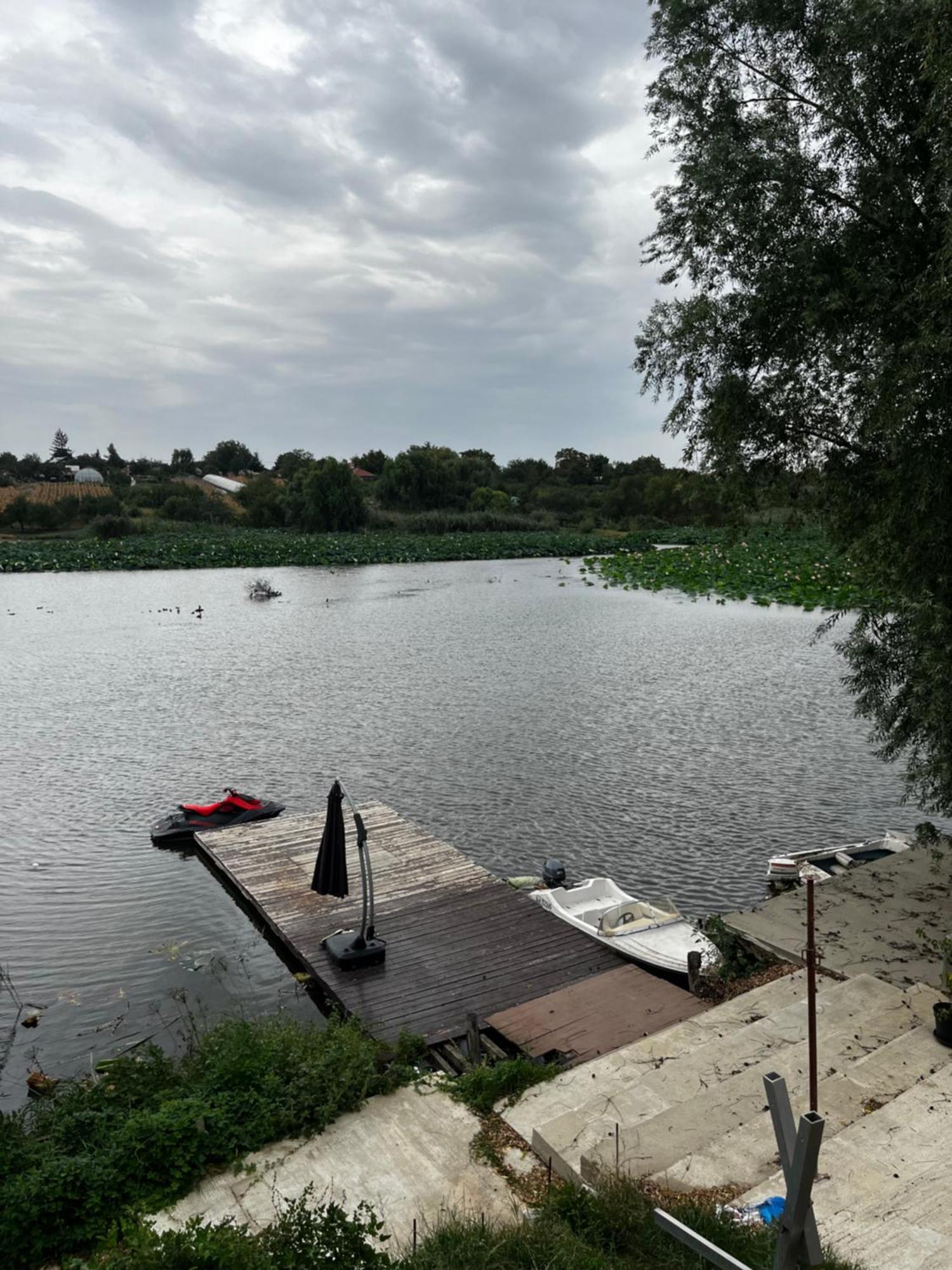 Hotel La Nuferi Lac To Therme & Aeroport Otopeni Snagov Exterior foto